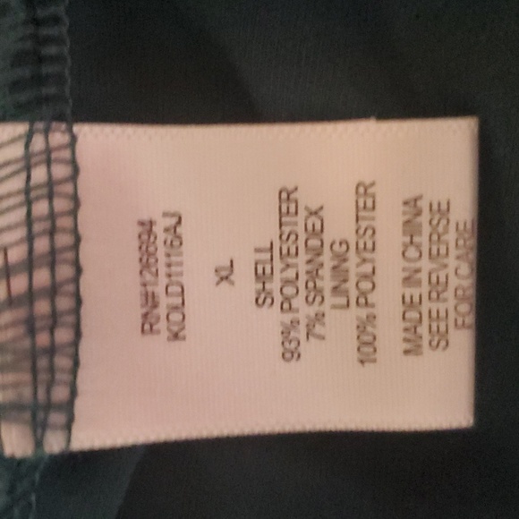 Live To Be Spoiled floral button up front size XL - Picture 6 of 7